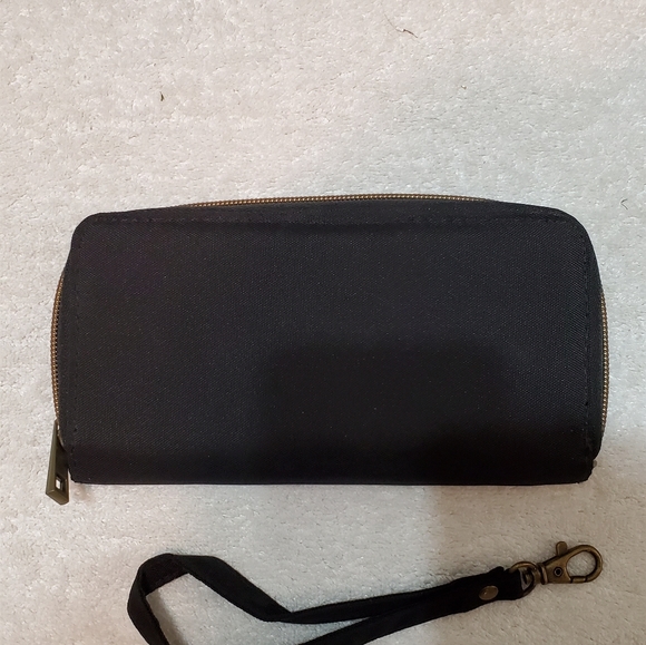 Nwot Travelon wallet/ wristlet - Picture 2 of 3